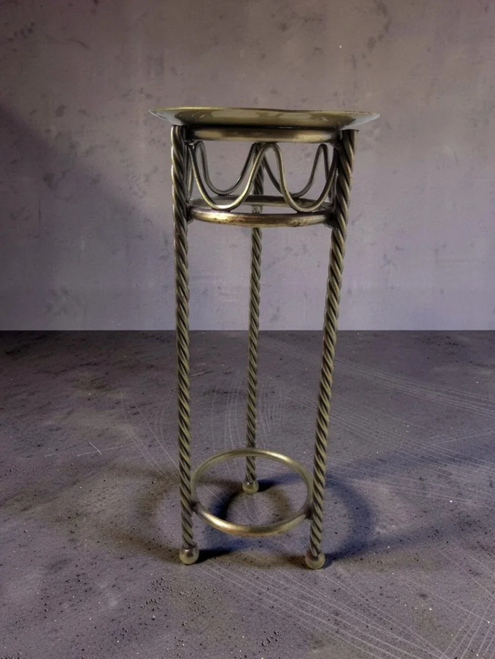 Vintage Twisted Legs Design Metal plant stand or pillar candle holder
